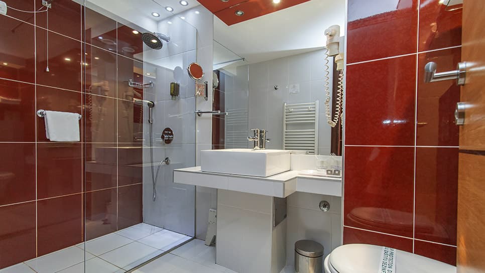 Hotel in Budva - Photo 3