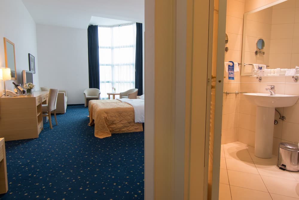 Hotel in Budva - Photo 3