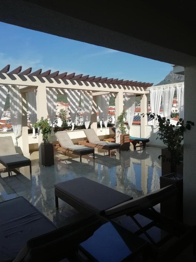 Hotel in Budva - Photo 1