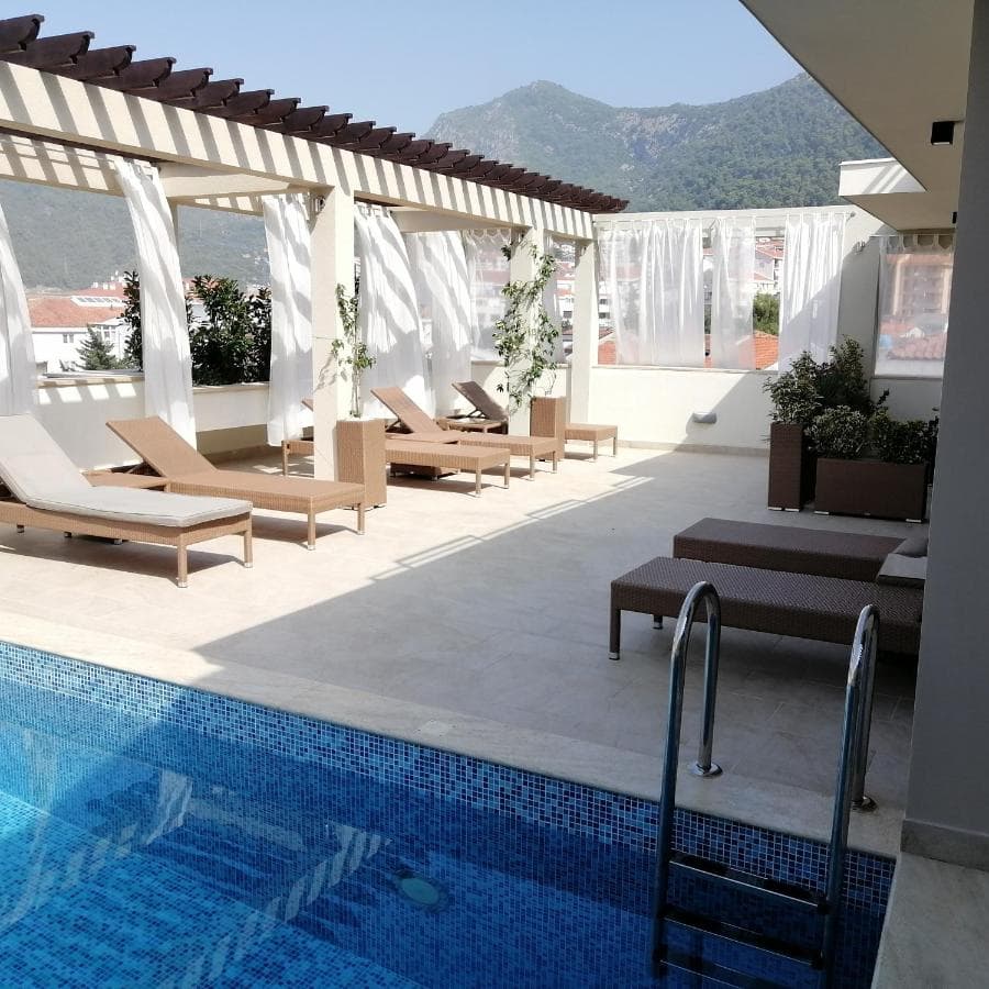 Hotel in Budva - Photo 1