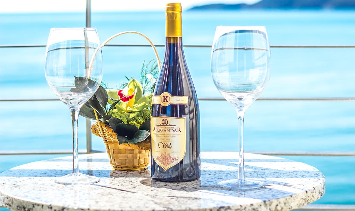 Hotel in Budva - Photo 2