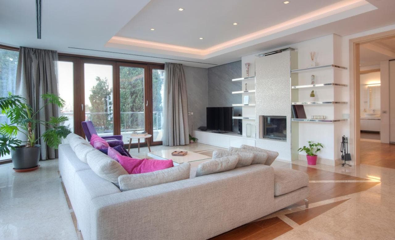 Hotel in Budva - Photo 1