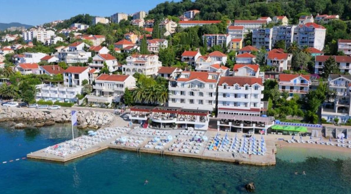 Hotel in Herceg Novi - Photo 1