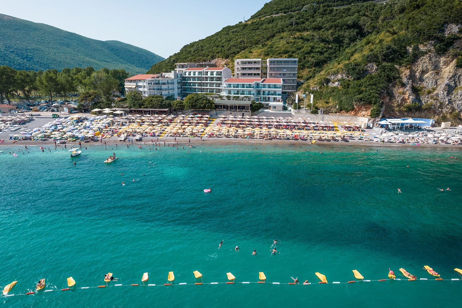 Hotel in Budva - Photo 2