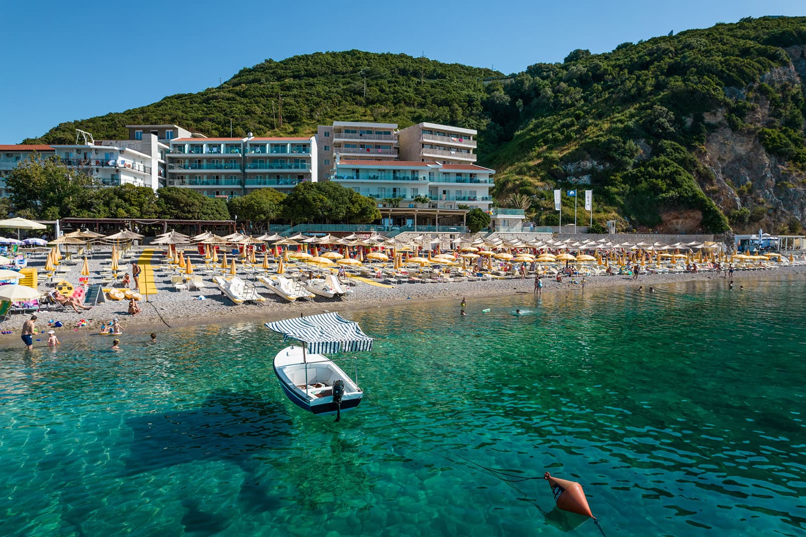 Hotel in Budva - Photo 3