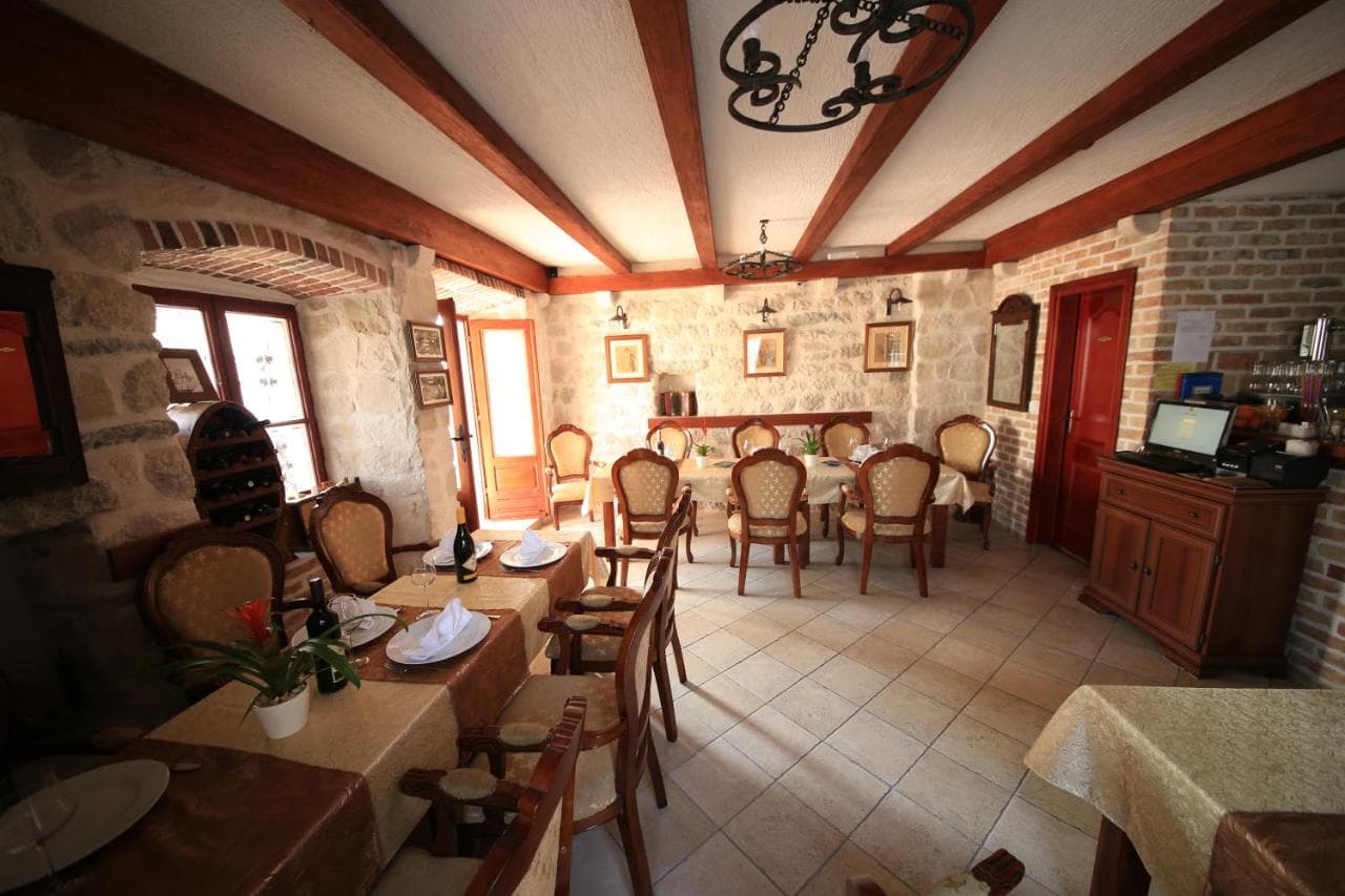 Hotel in Perast - Photo 2