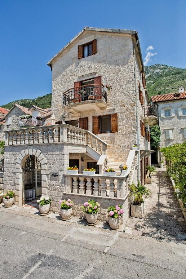 Hotel in Perast - Photo 1