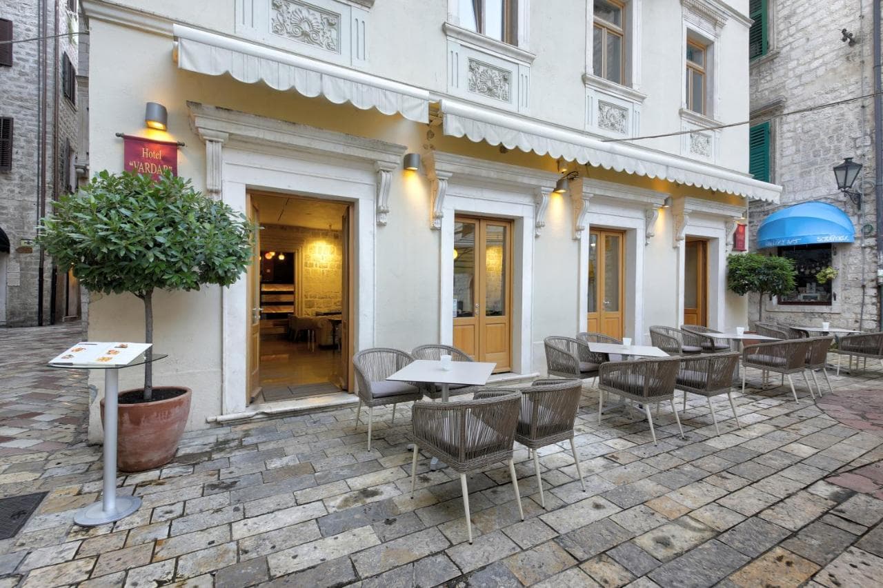 Hotel in Kotor - Photo 1