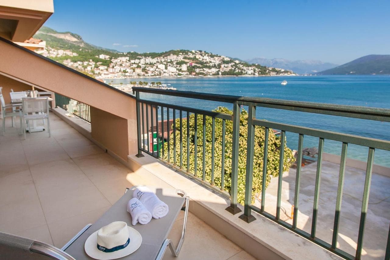 Hotel in Igalo - Photo 0