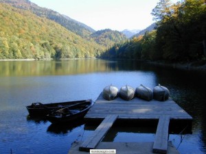 1024_id.209_01.biogradsko_jezero_barke2